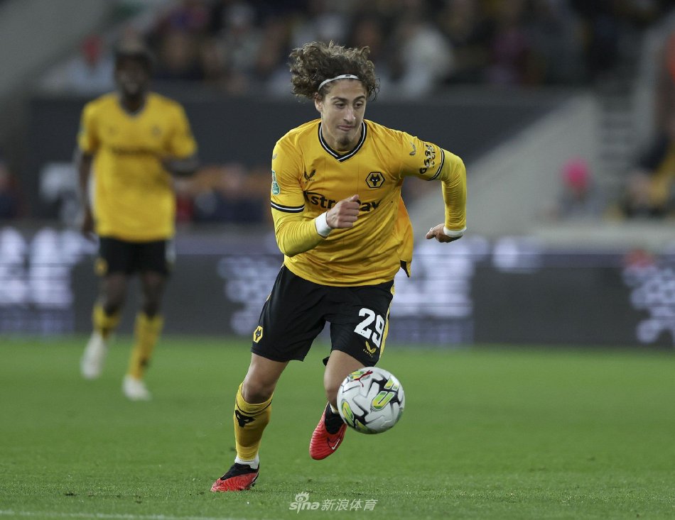 配合稳健的 配合稳健的