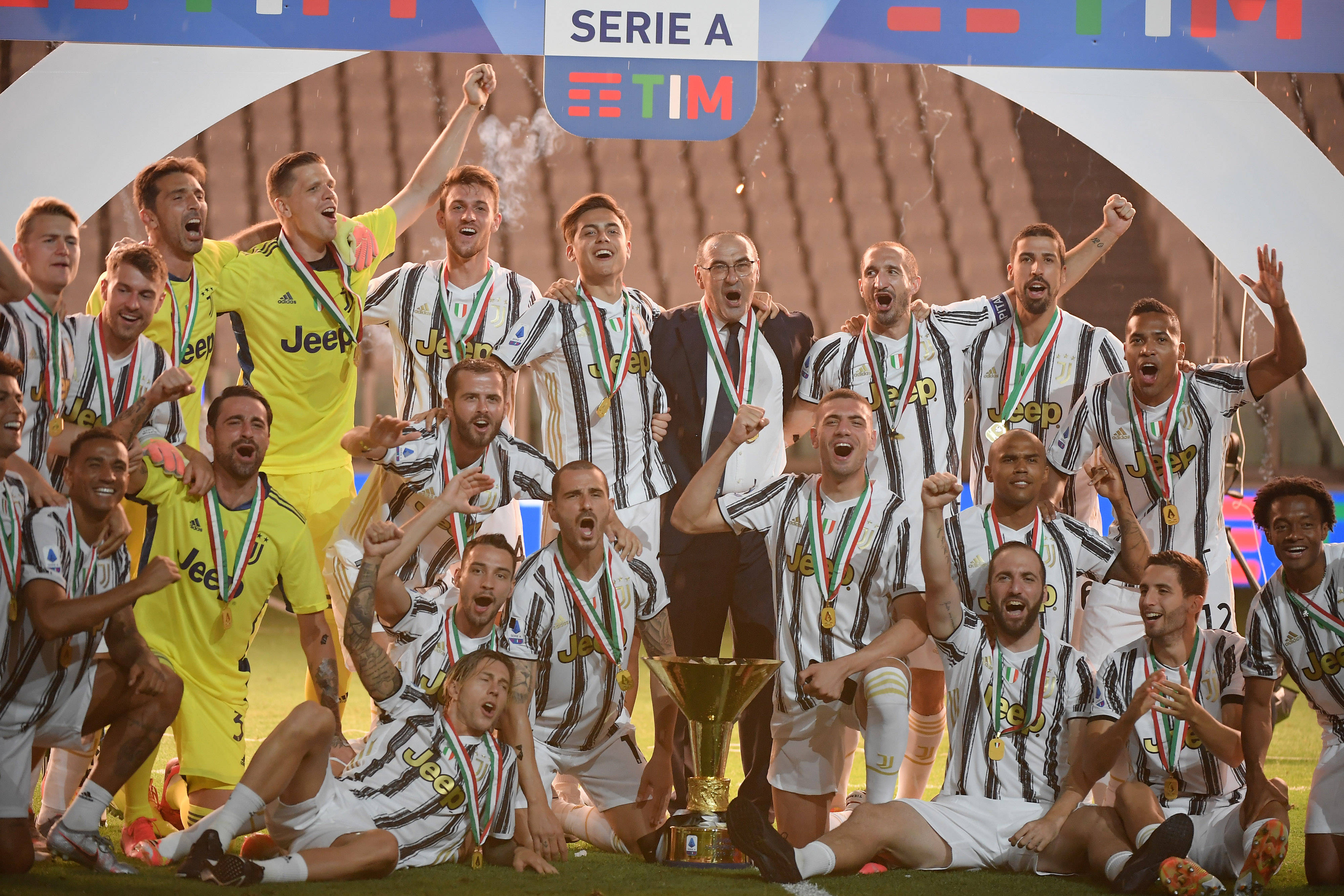 里程碑，阿尔马达打进的世界波是阿根廷队史第粒进球.